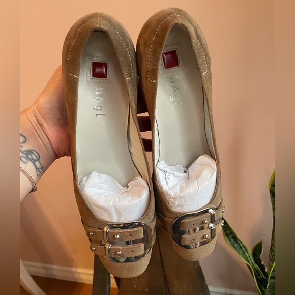 Vintage Light Brown Suede 'Hogl' Wood Stacked Heel Pumps - Picture 3 of 16